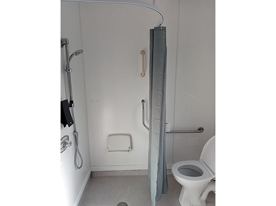 Two-Bedroom Unit bathroom 2